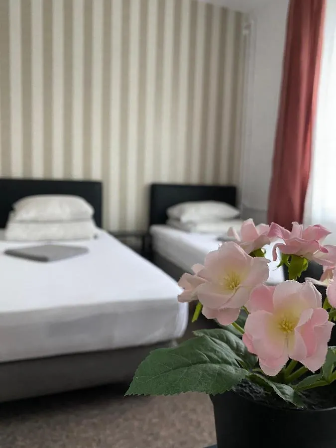 Pastel Guest Rooms Warsaw Homestay